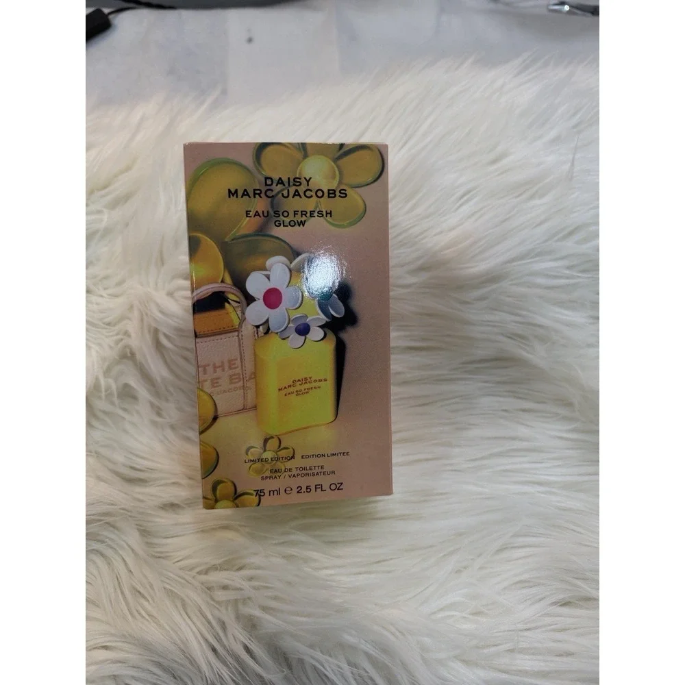 Marc Jacobs Daisy Eau So Fresh Glow Limited Edition EDT – 2.5 fl oz / 75ml